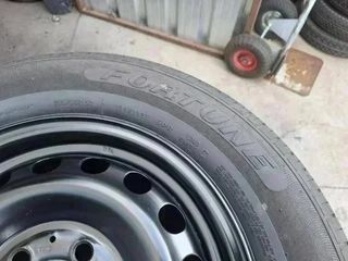 Mercedes Vito 215 65 R15 - Rueda de repuesto