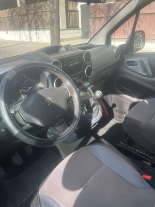 Peugeot Partner 2012