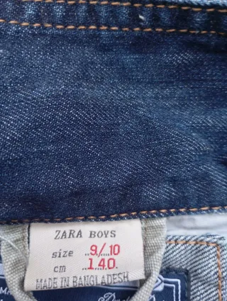 Chaqueta vaquera con mangas verdes