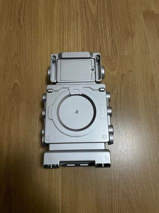 Caja de herramientas robot plateada