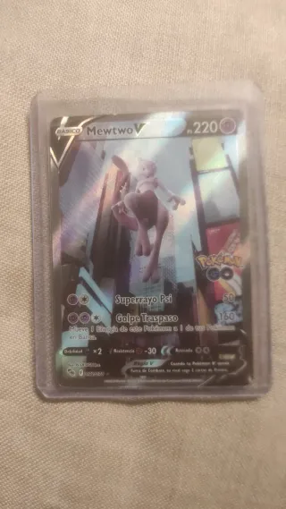 Carta Pokémon Mewtwo V - Pokémon GO