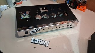 Chasis Laney LC 15R con logo