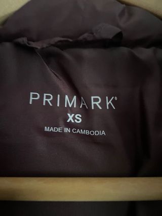 Abrigo plumífero granate Primark