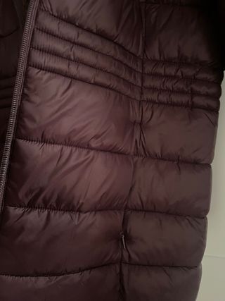 Abrigo plumífero granate Primark