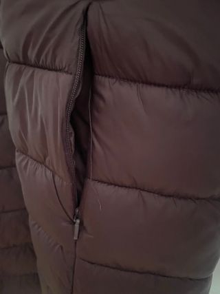 Abrigo plumífero granate Primark