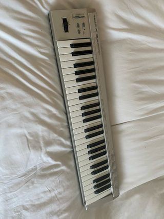 Teclado MIDI Roland PC-180A