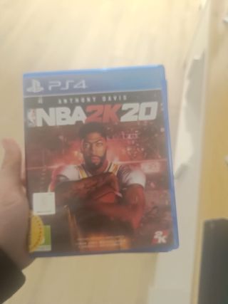 PS4 (PlayStation 4) con 2 mandos y cargador