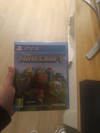 PS4 (PlayStation 4) con 2 mandos y cargador