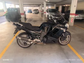 Kawasaki 1400 GTR Negra
