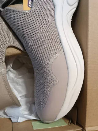 Skechers talla 37.5 beige/dorado