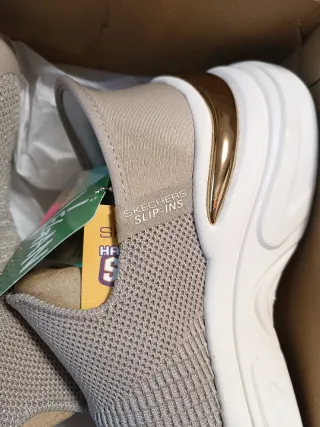 Skechers talla 37.5 beige/dorado