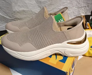 Skechers talla 37.5 beige/dorado