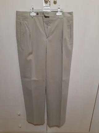 Pantalones Chinos Springfield y Ferratti.