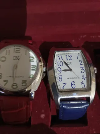 Caja de madera para guardar relojes(relojes inclui