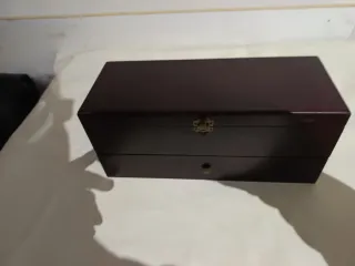 Caja de madera para guardar relojes(relojes inclui