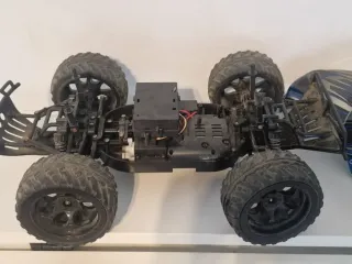 Coche teledirigido RC 1:10 K-Storm