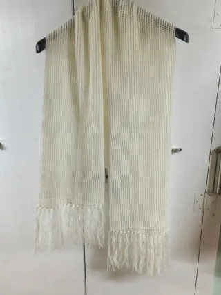 Sciarpa bianca tricot con frange