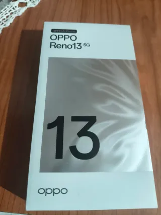 Oppo Reno13 5G Plata con funda