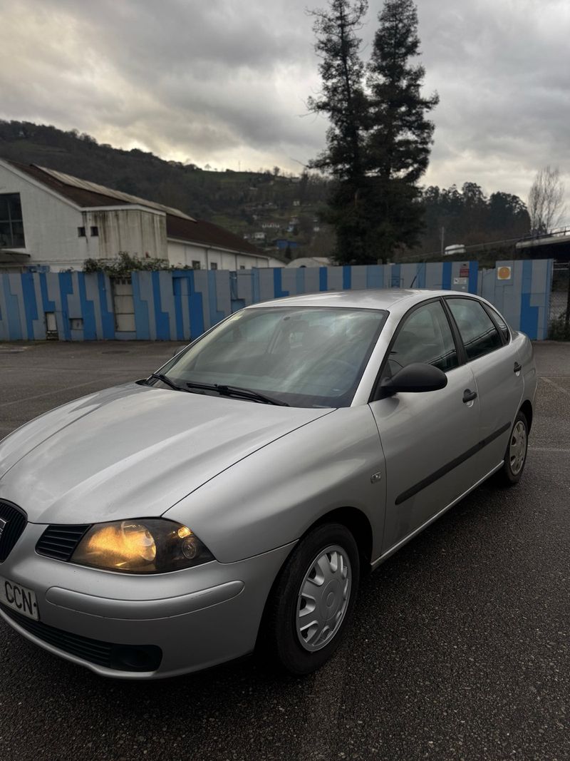 SEAT Cordoba 2005 - foto 1