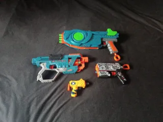 Lote 4 Pistolas Nerf y X-Shot
