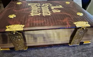 La Santa Biblia edición lujo