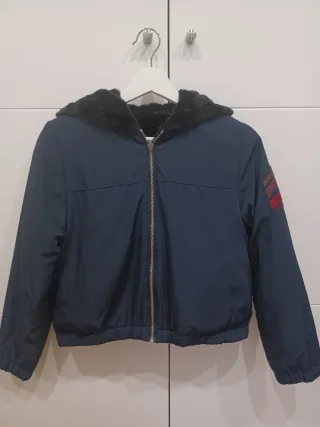 Cazadora pelo Zadig & Voltaire negra.