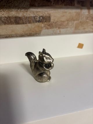 Saleros de ardilla plateados