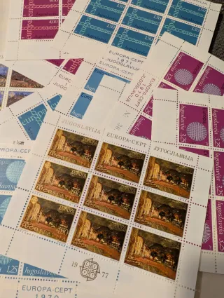 Colección de Sellos varios:+800 unidades en Pliego