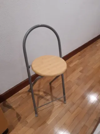 Mesa plegable con 2 banquetas