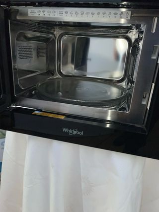 Microondas Whirlpool empotrable negro