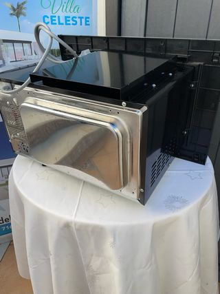 Microondas Whirlpool empotrable negro