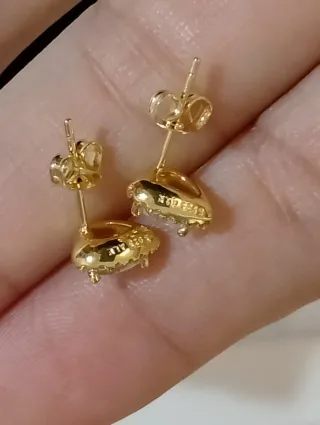 Conjunto Corazón dorado . Lleva caja y bolsa