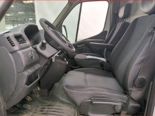 Nissan NV400 2021