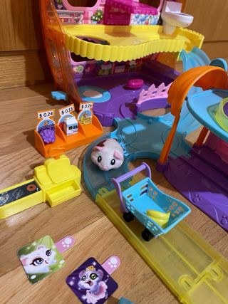 Casa y supermercado hamster. Zuru