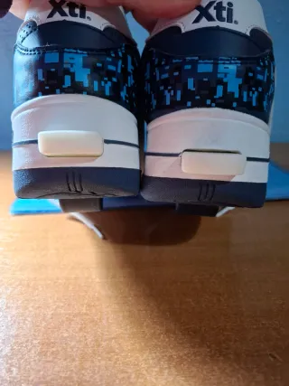 Deportivas niño Xti Talla 36 con ruedas