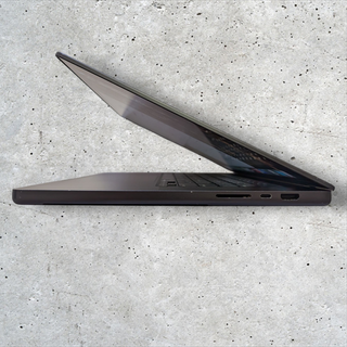 Apple Macbook Pro 16" M3 Pro Sùper Precio Top