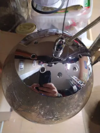 Lampada a sfera in vetro e metallo