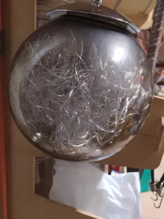 Lampada a sfera in vetro e metallo