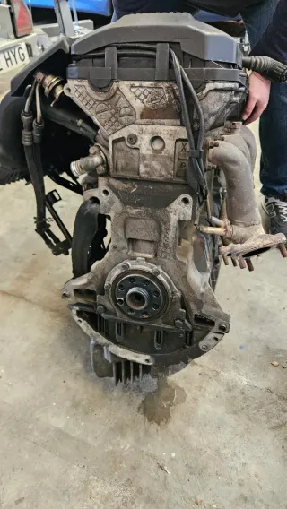 Motor BMW 323i E36 M52B25