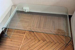 Tavolino in vetro curvo