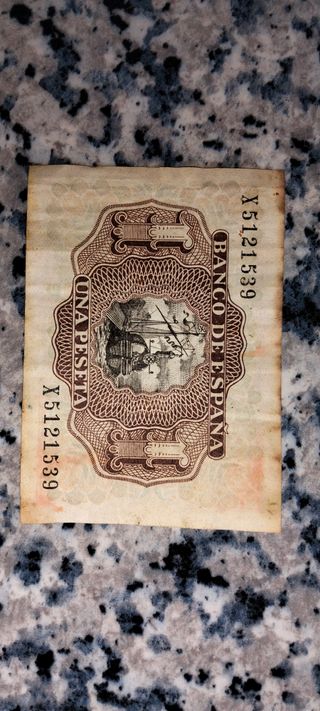 Cofre con Billetes y Monedas