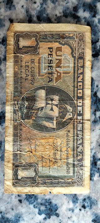 Cofre con Billetes y Monedas