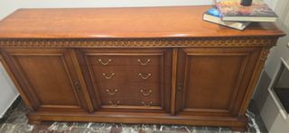 Aparador de madera maciza