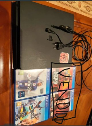 Consola PS4 Slim 1TB Negra + 2 Juegos
