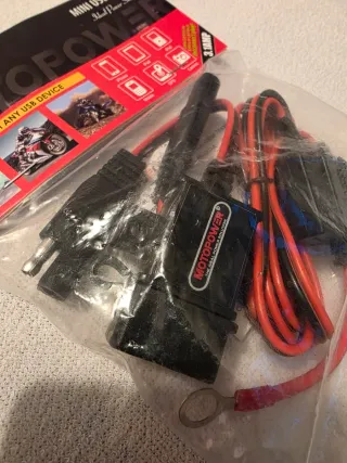 Motopower Mini USB Outlet 3.1A para Moto