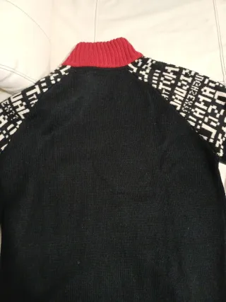 Jersey Desigual Negro y Rojo Talla S