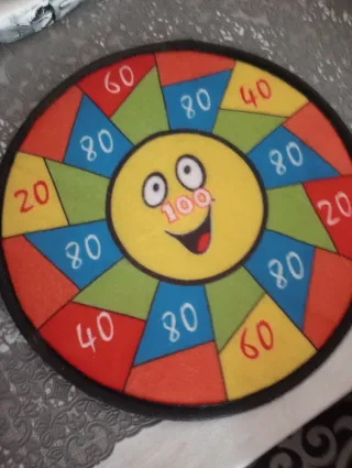 Diana de juguete con cara sonriente