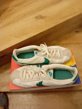 Zapatillas Nike Cortez Hombre Blancas y Verdes