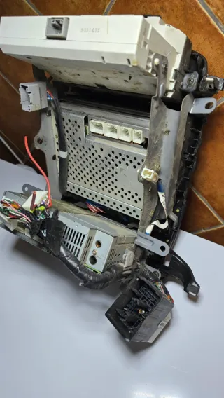 Pantalla Navegador Toyota Land Cruiser 120 KDJ120