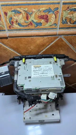 Pantalla Navegador Toyota Land Cruiser 120 KDJ120